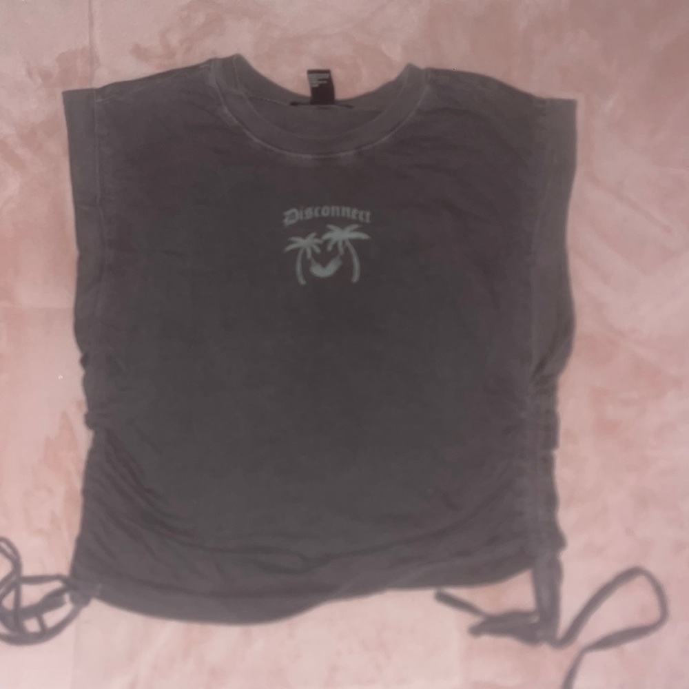 Grey “Disconnect” Forever 21 cropped tank top.